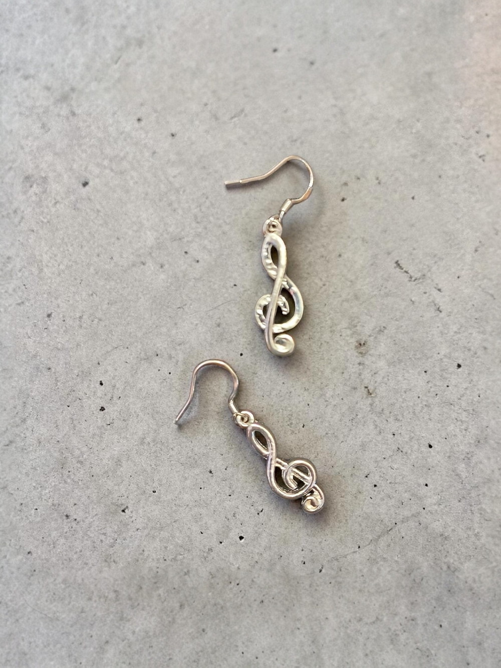 Silver Tone Treble Clef Drop Earrings Music Note Dangle Earrings - Picture 3 of 4